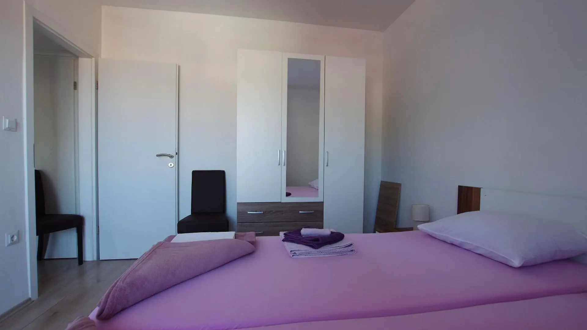 Apartments Branko Selce