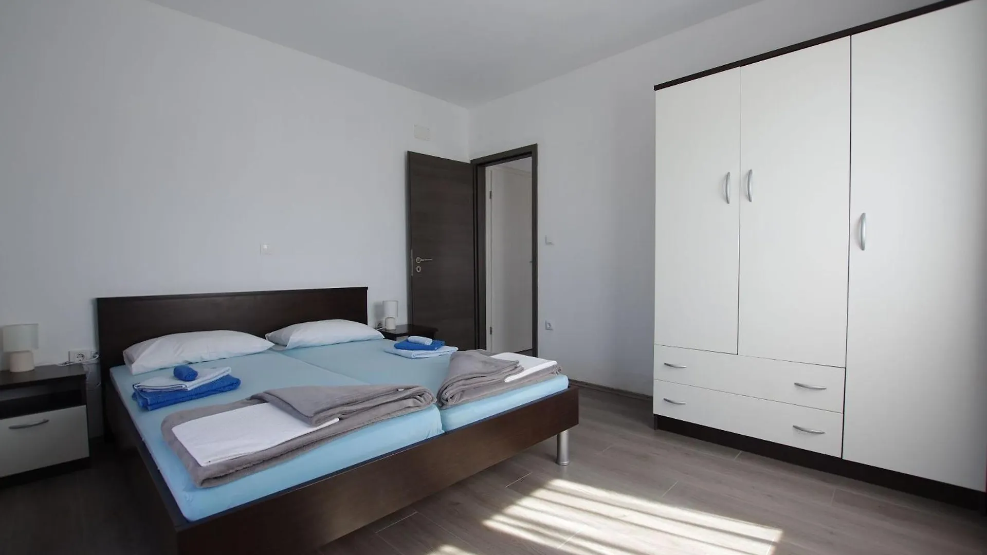 Apartments Branko Selce 0*,