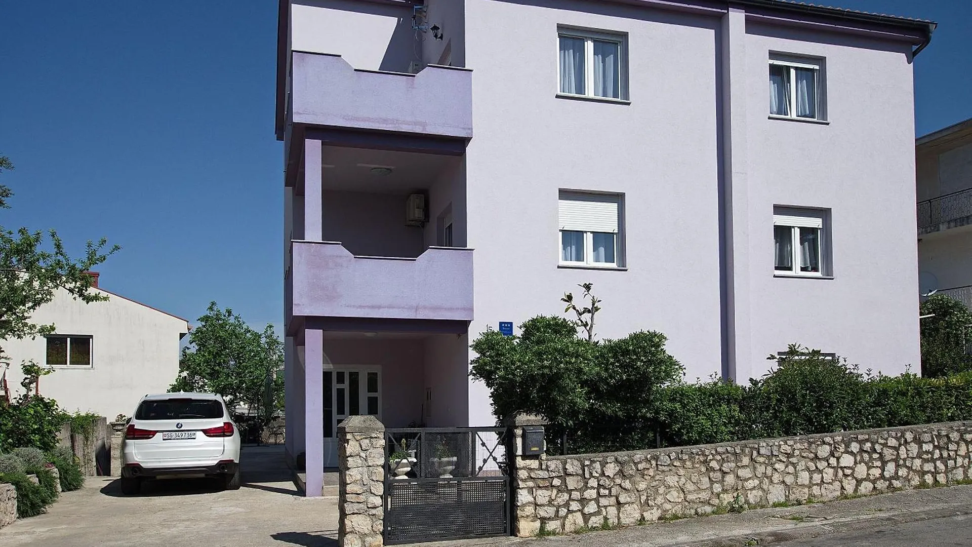 Apartments Branko Selce